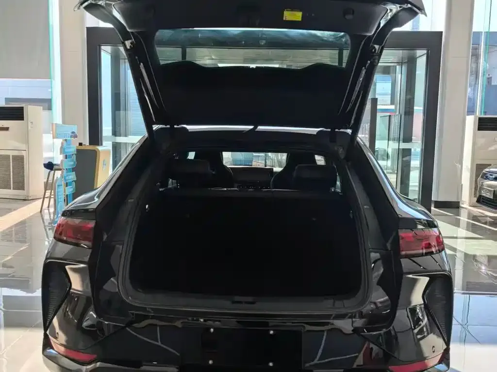 BYD Seal — фото 9