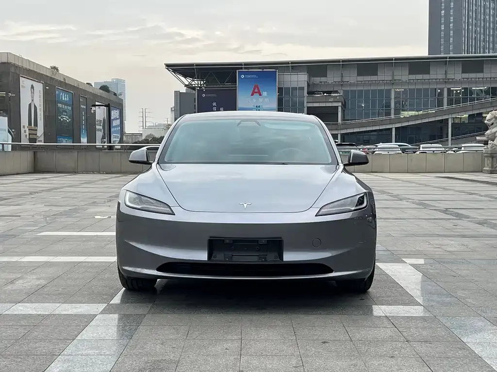 Tesla Model 3 — фото 5