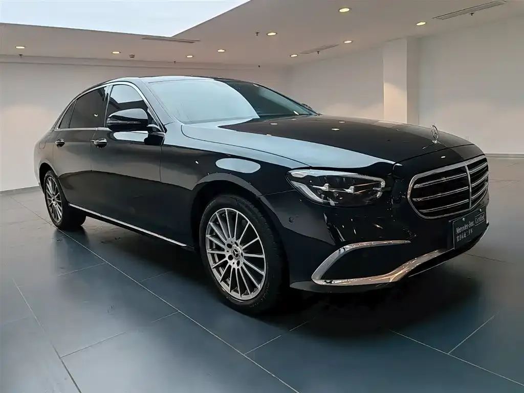 Mercedes-Benz E-Class — фото 5