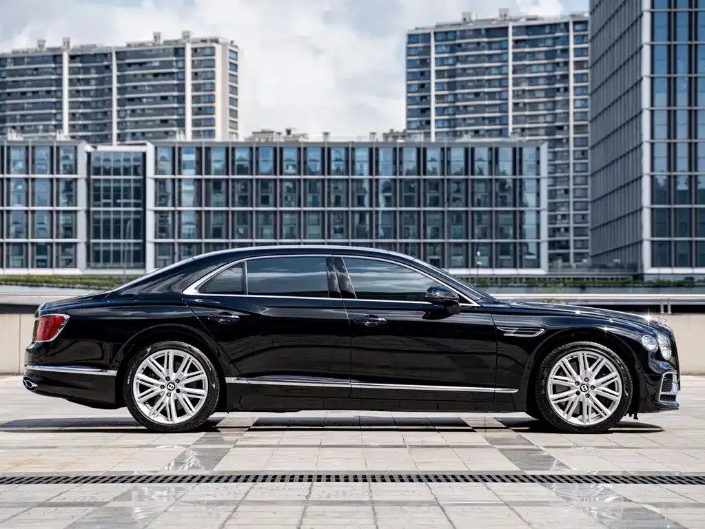 Bentley Flying Spur — фото 5
