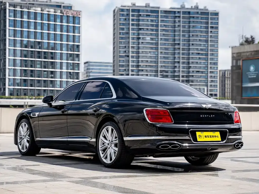 Bentley Flying Spur — фото 2