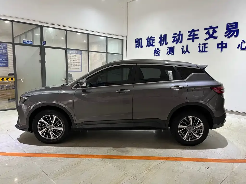 Geely Binyue — фото 4