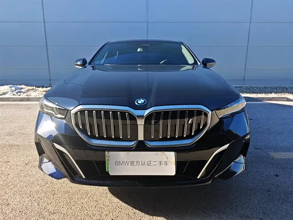 BMW i5 — фото 6