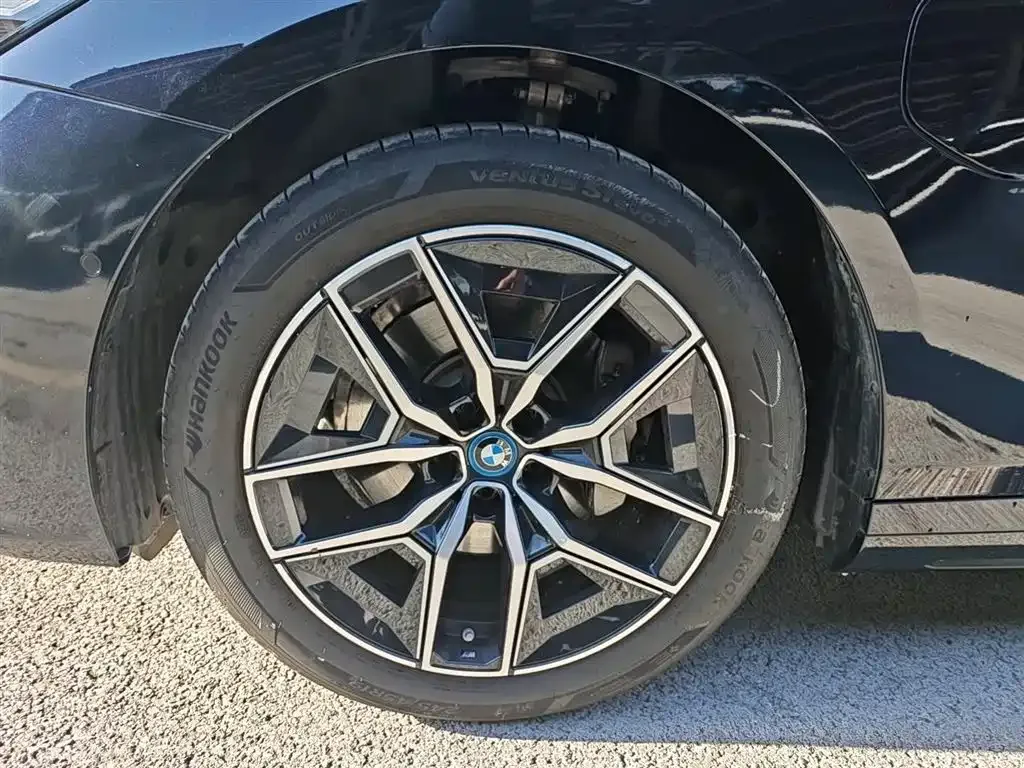 BMW i5 — фото 10