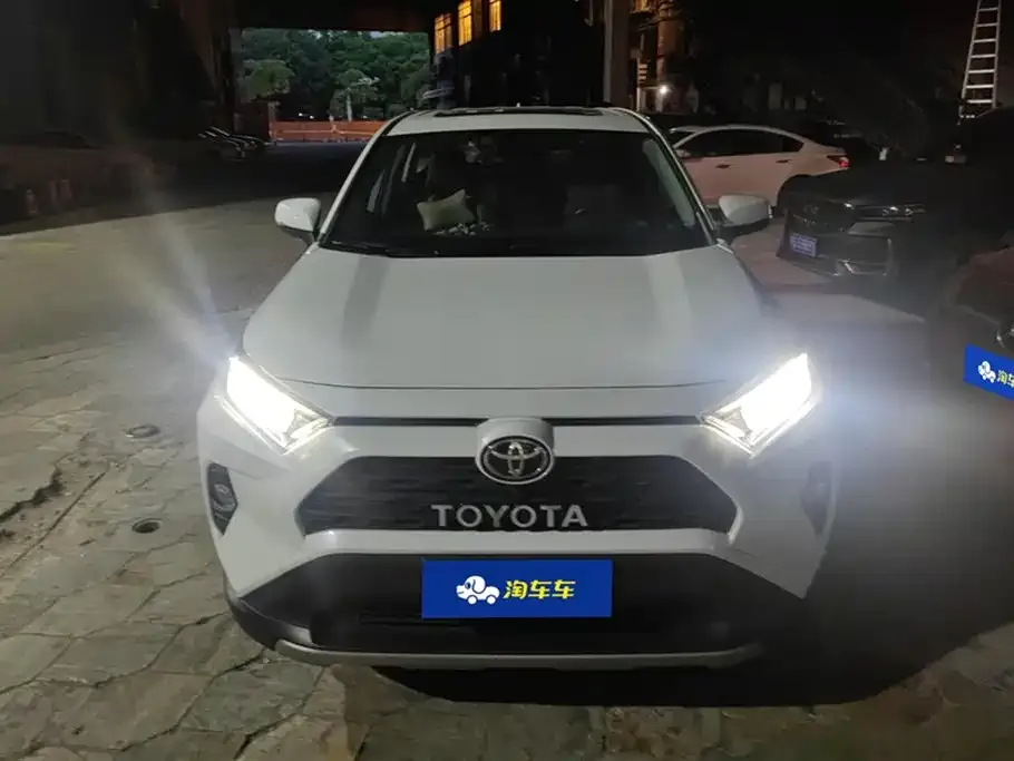 Toyota RAV4 — фото 4