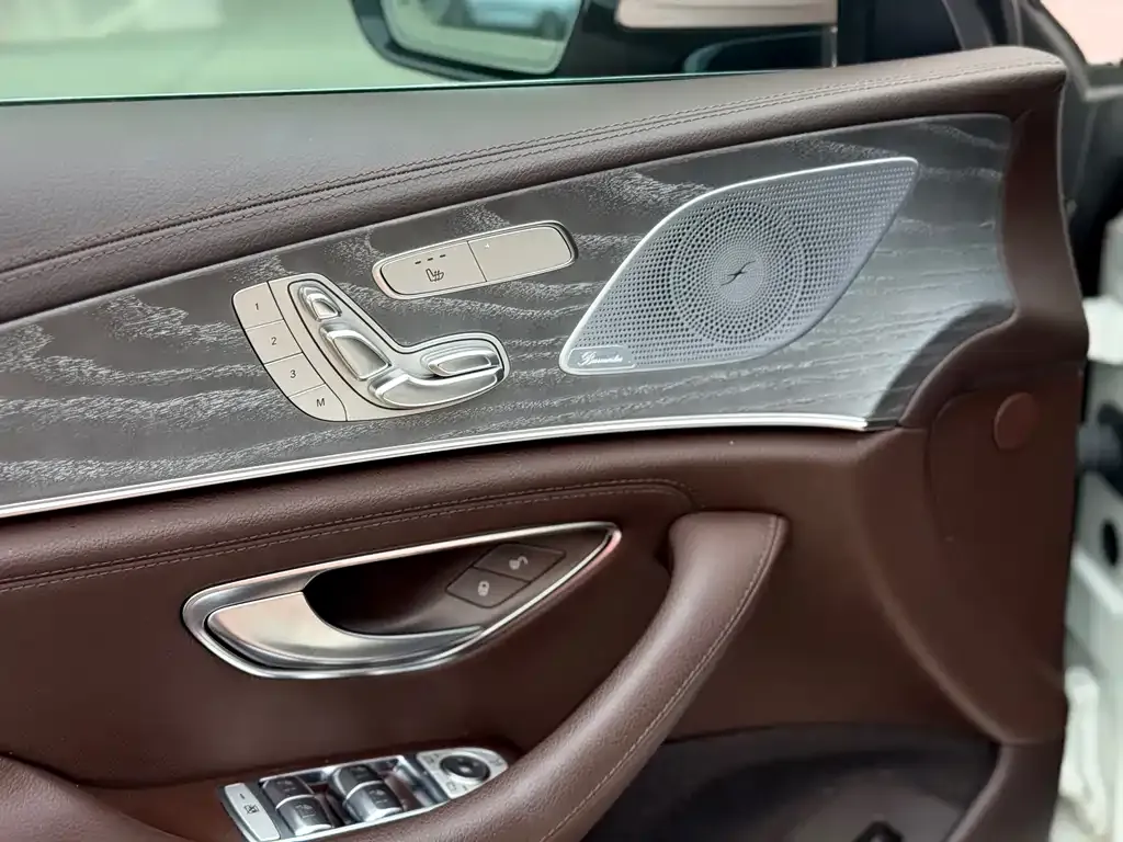 Mercedes-Benz CLS — фото 4
