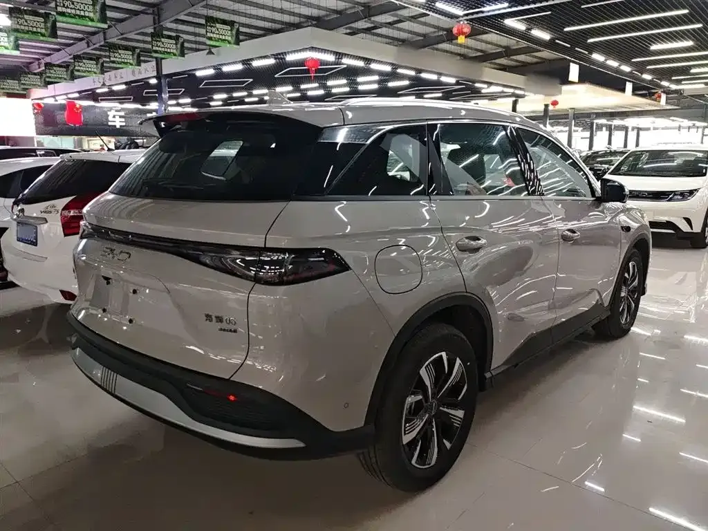BYD Seal 05 DM-i — фото 10