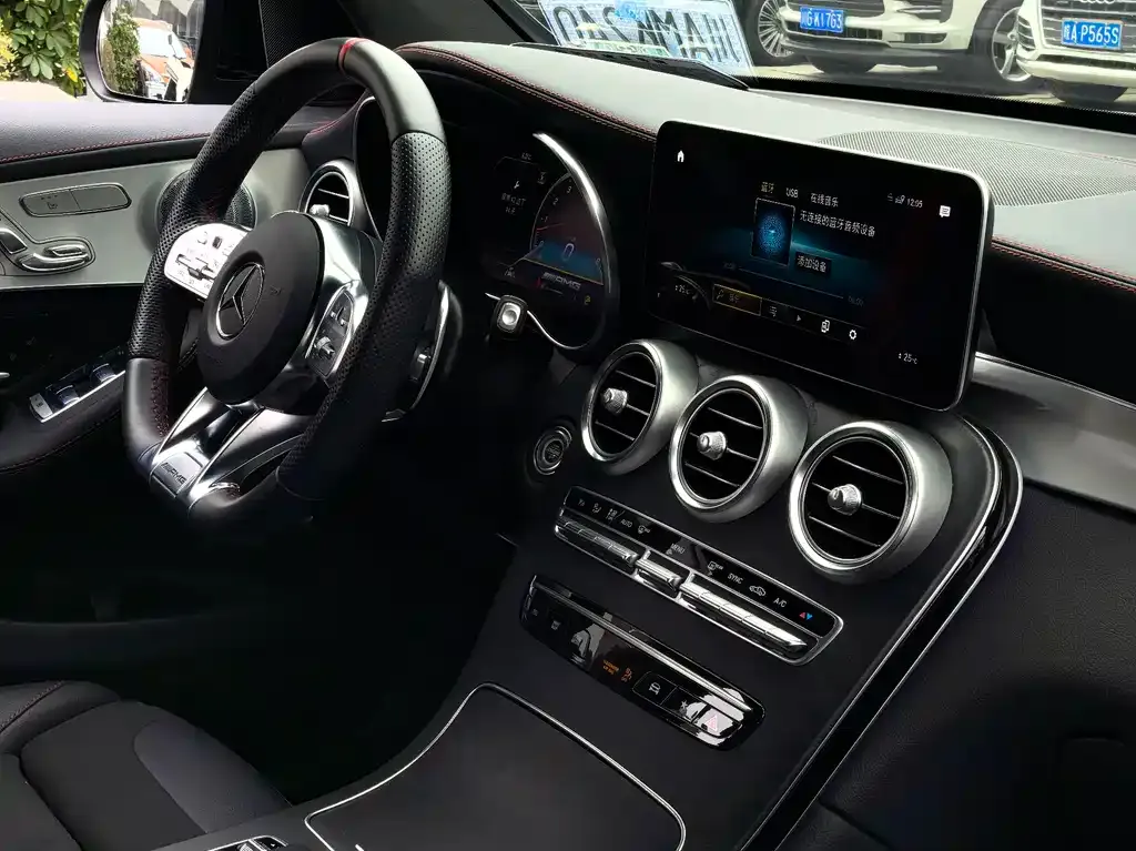 Mercedes-Benz GLC AMG — фото 10