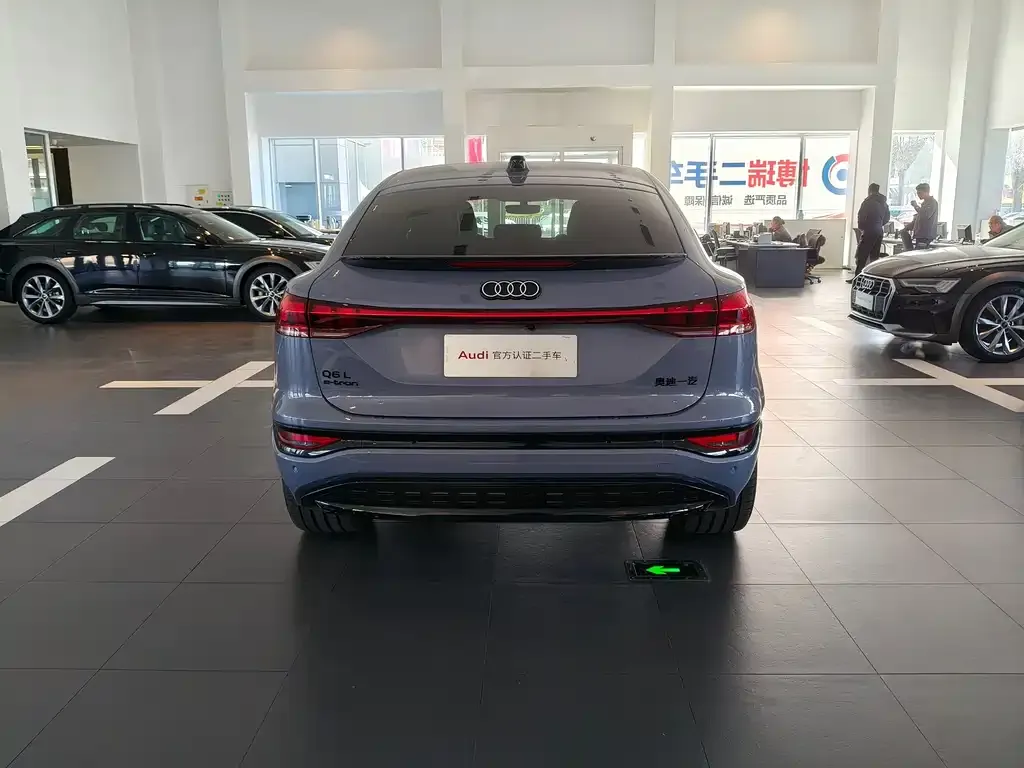 Audi Q6L Sportback e-tron — фото 7
