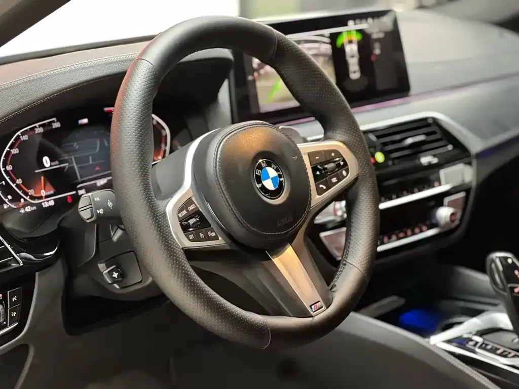 BMW 5 Series — фото 2