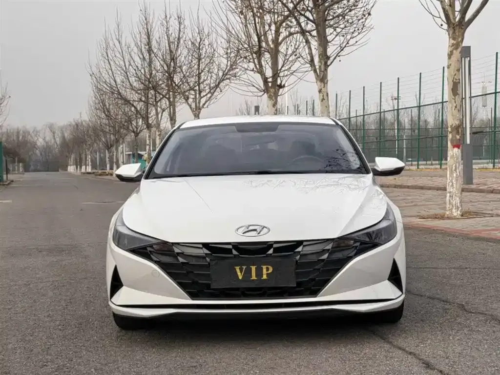 Hyundai Elantra — фото 5