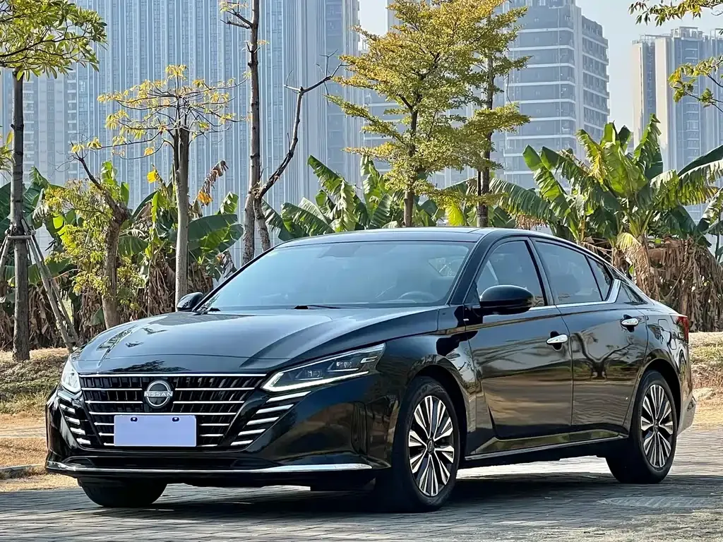 Nissan Teana — фото 1