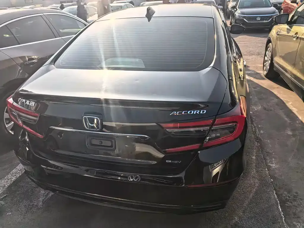 Honda Accord — фото 6