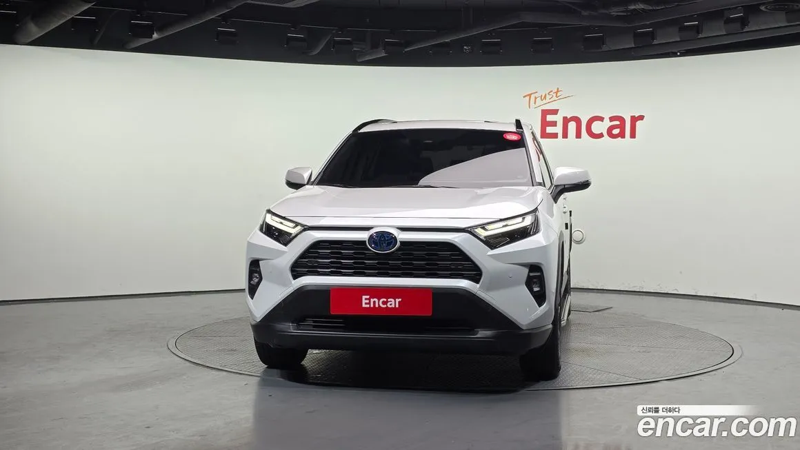 Toyota RAV4 — фото 10