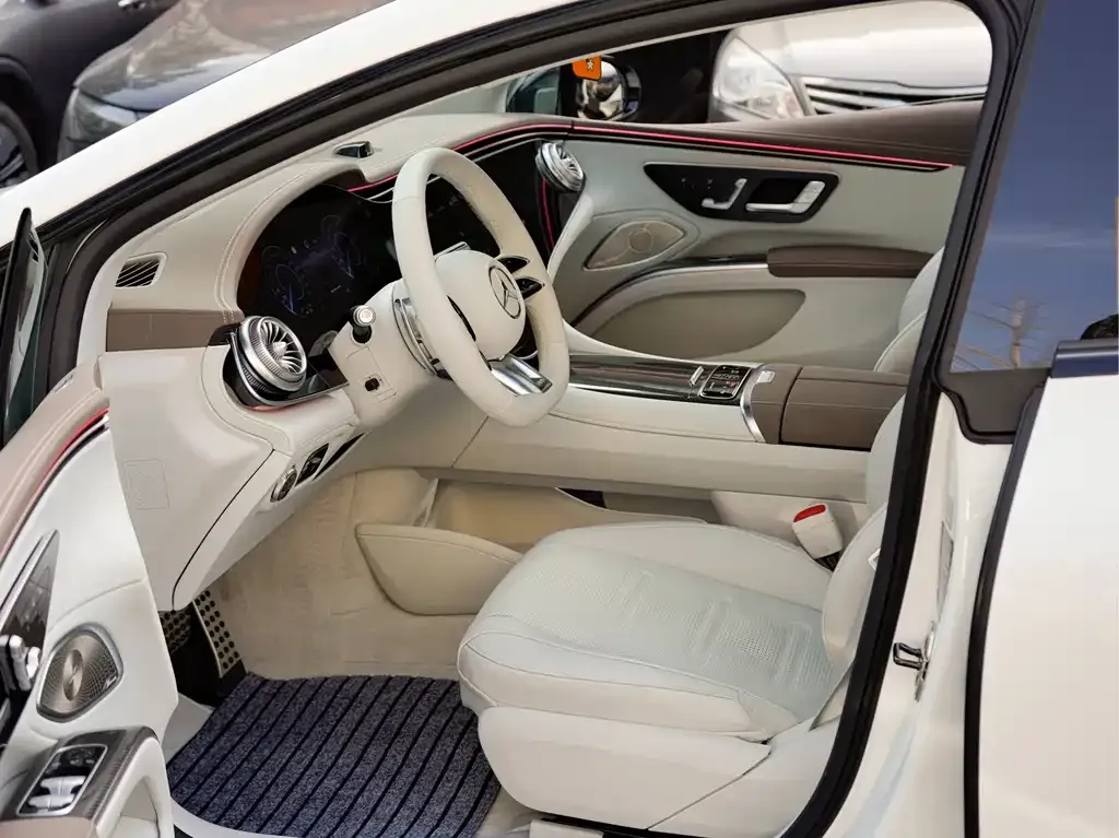 Mercedes-Benz EQS AMG — фото 3