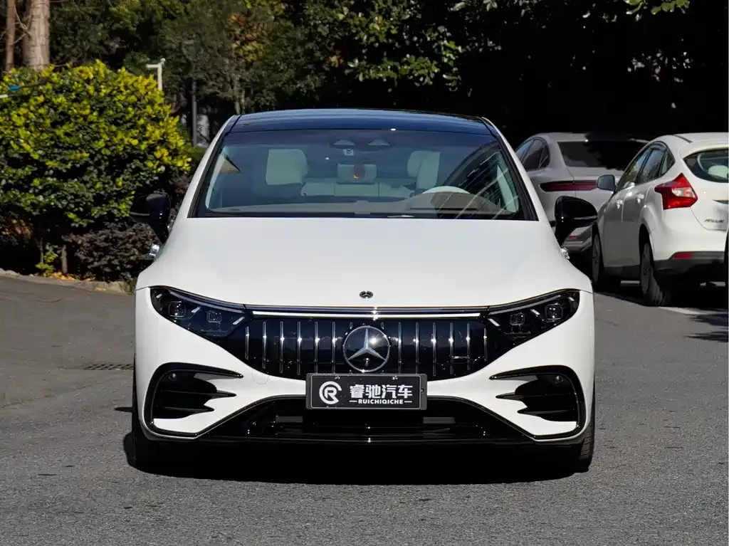 Mercedes-Benz EQS AMG — фото 4