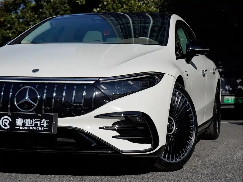 Mercedes-Benz EQS AMG — фото 5