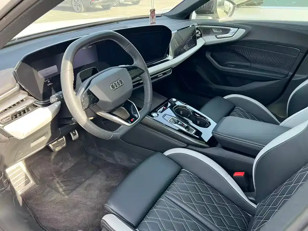 Audi A5L — фото 5