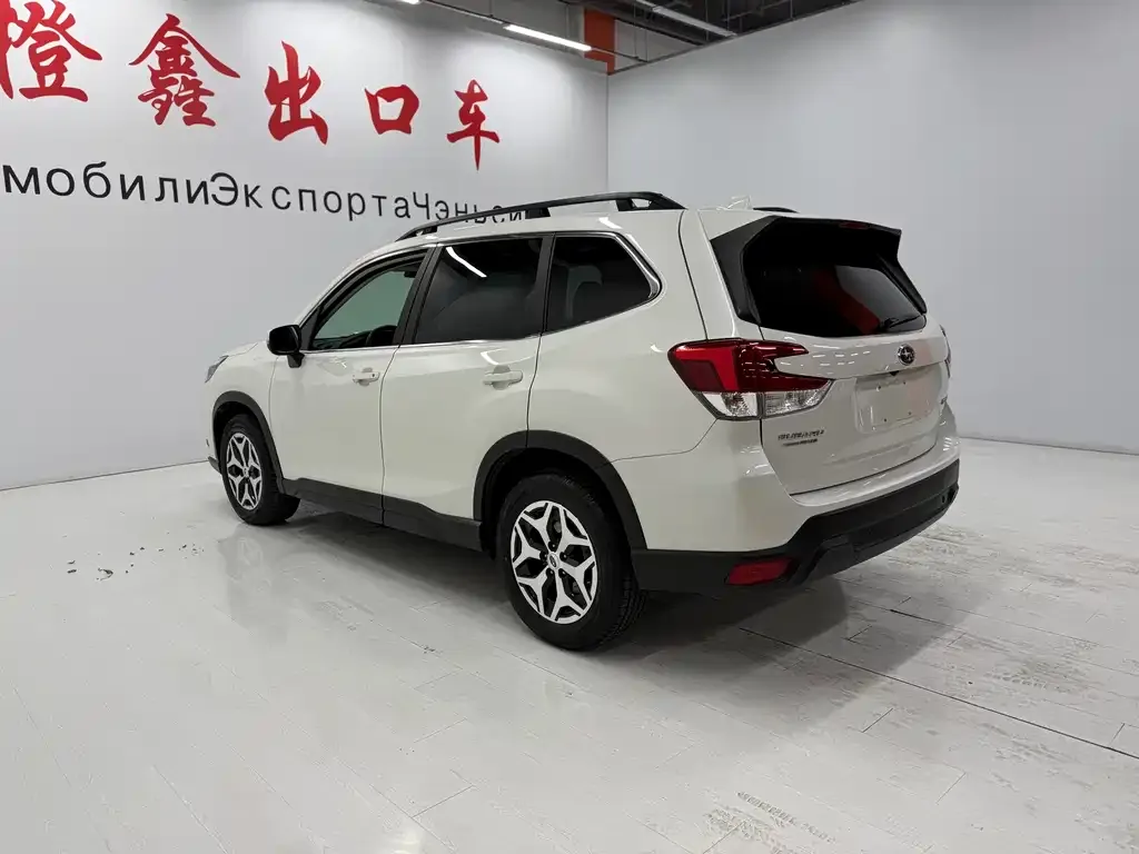 Subaru Forester — фото 8