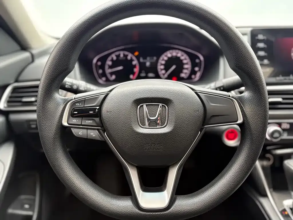 Honda Accord — фото 9
