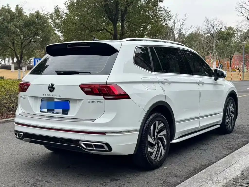 Volkswagen Tiguan L — фото 9