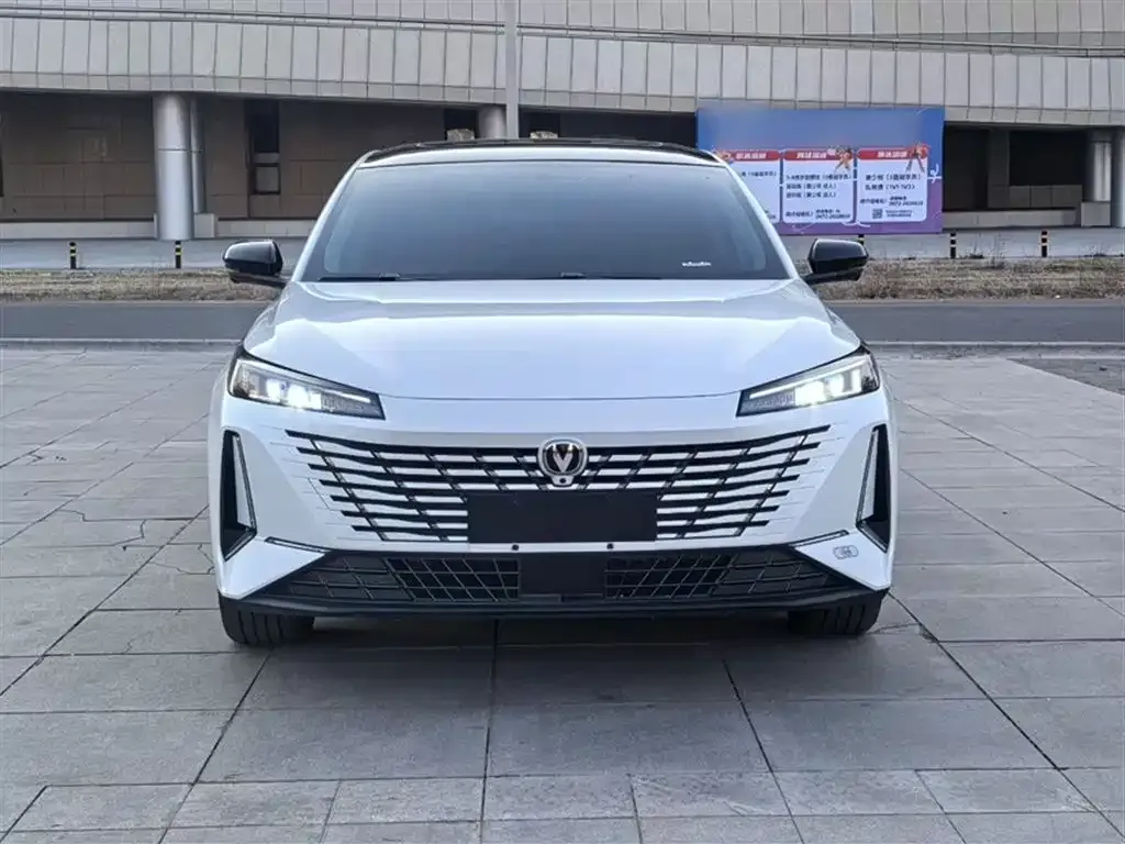 Changan Eado — фото 4