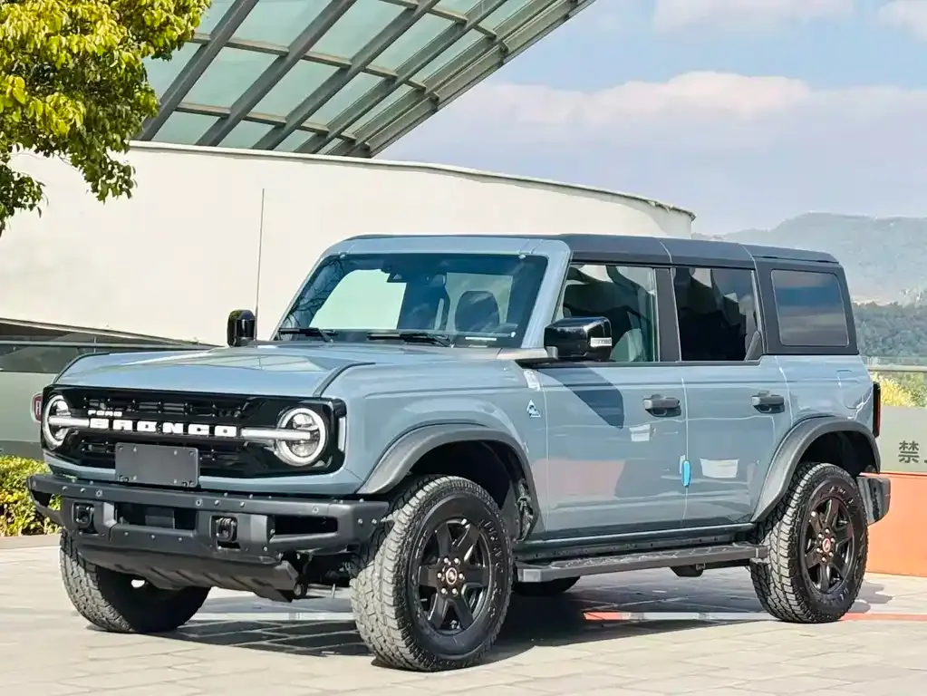 Ford Bronco — фото 1