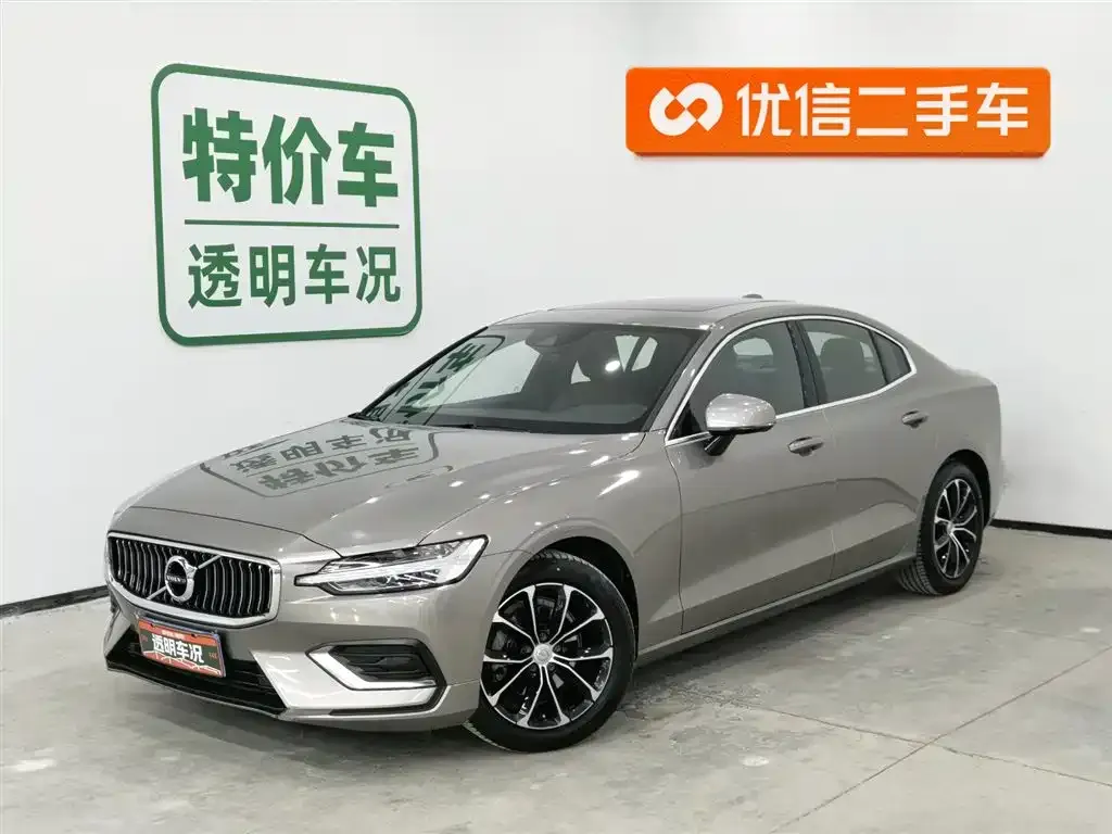 Volvo S60 — фото 1