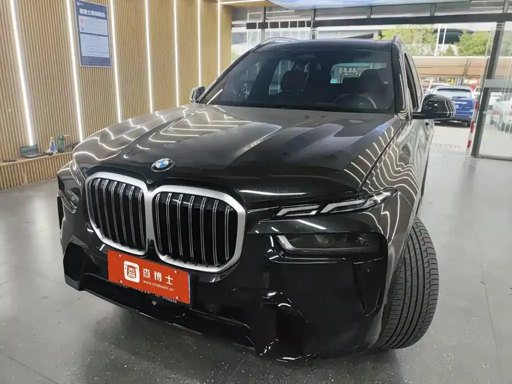 BMW X7 — фото 1