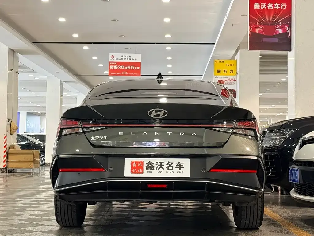 Hyundai Elantra — фото 7