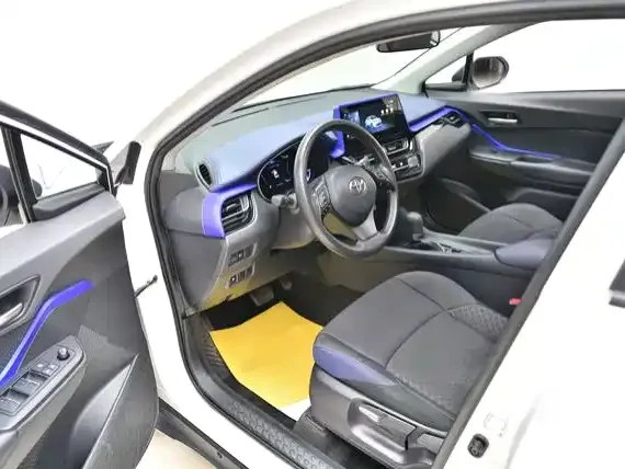 Toyota C-HR — фото 9