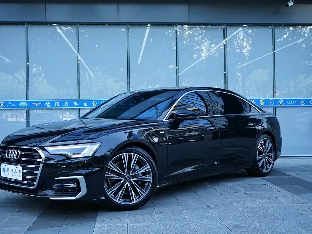 Audi A6L — фото 1