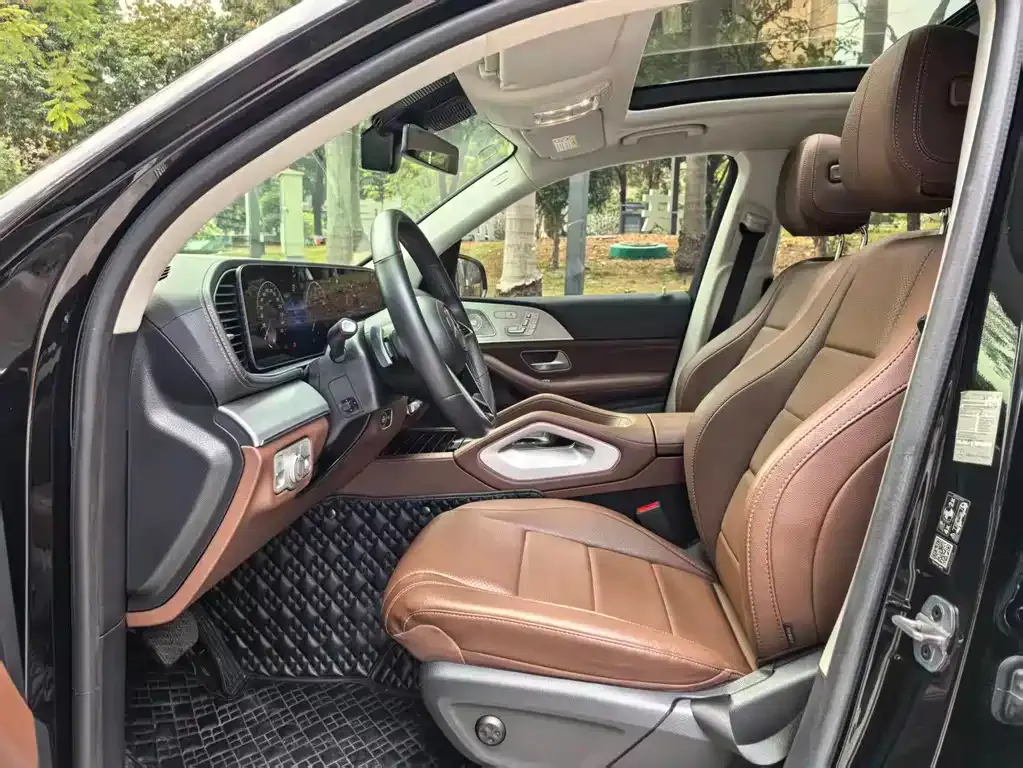 Mercedes-Benz GLS — фото 6