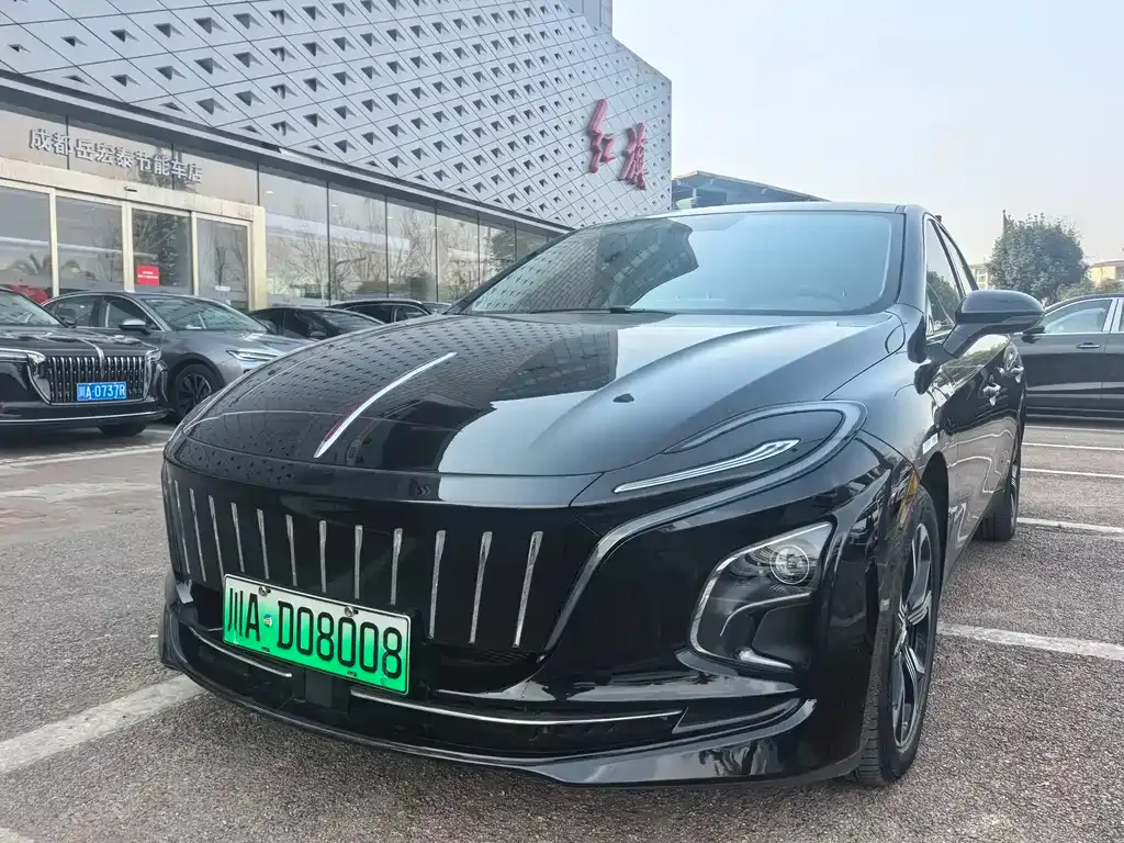 Hongqi E-QM5 — фото 1