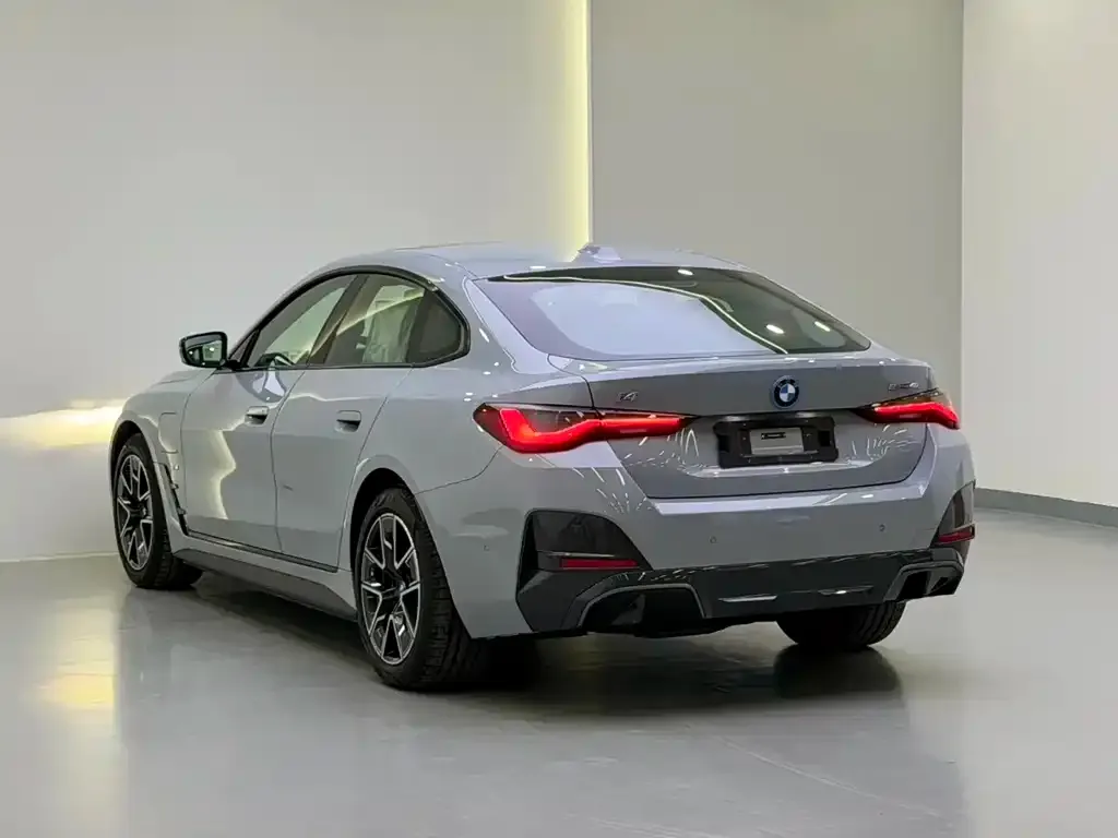 BMW i4 — фото 5