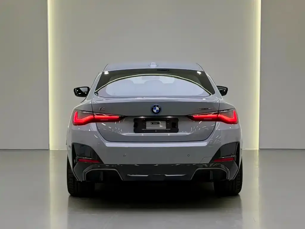 BMW i4 — фото 6