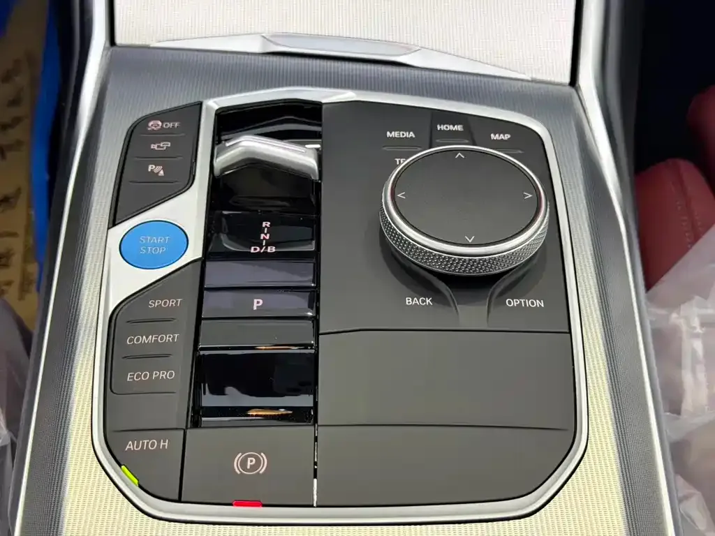 BMW i4 — фото 10