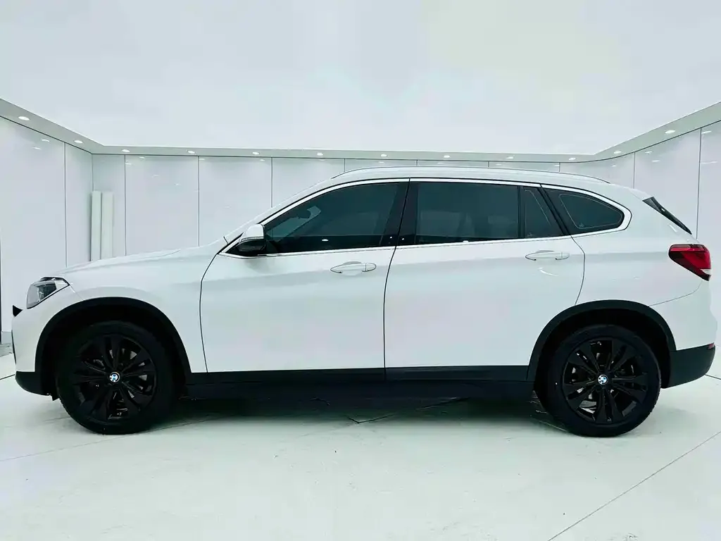 BMW X1 — фото 5