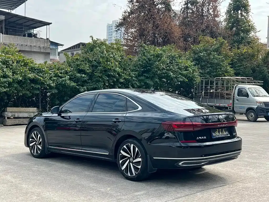 Volkswagen Passat — фото 10