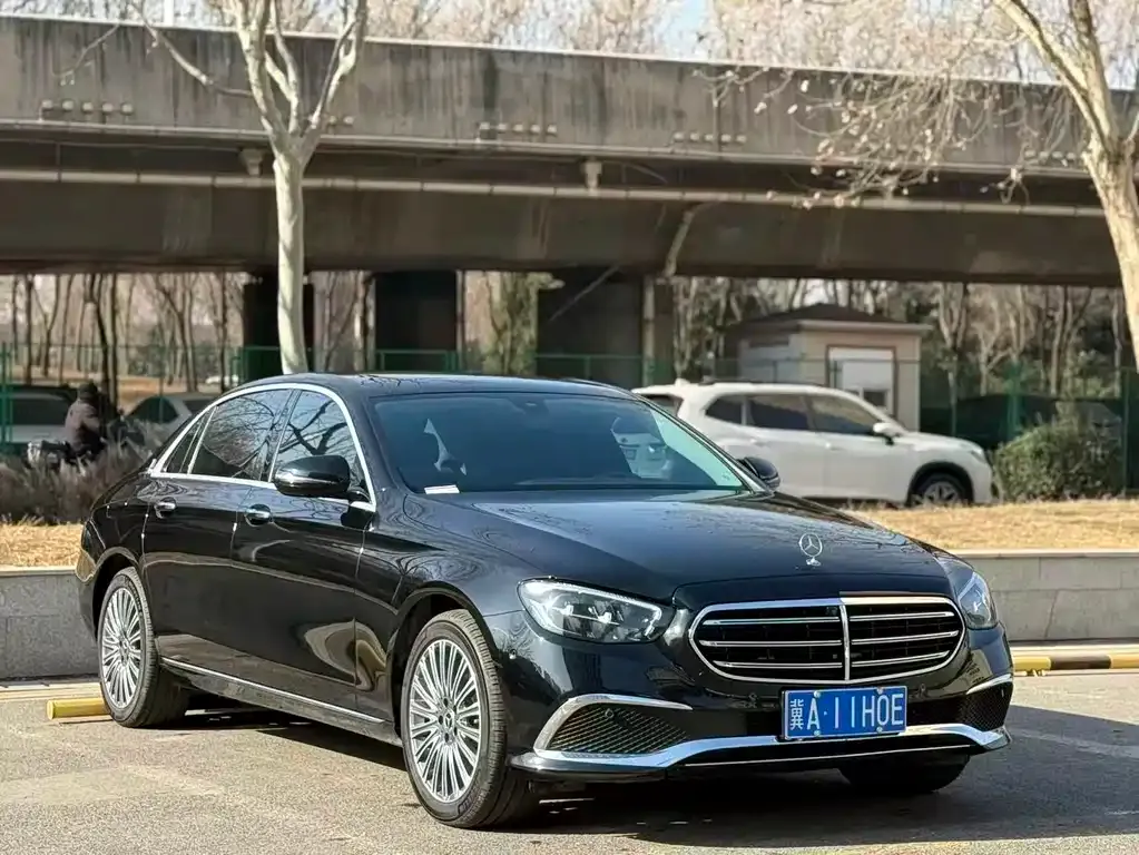 Mercedes-Benz E-Class — фото 5