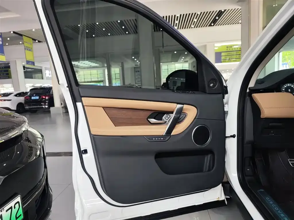 Land Rover Discovery Sport — фото 6