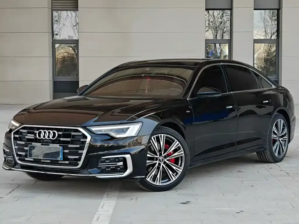 Audi A6L — фото 1