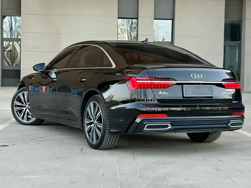 Audi A6L — фото 2