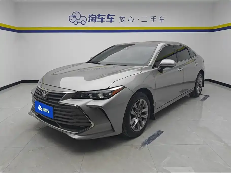 Toyota Avalon — фото 1