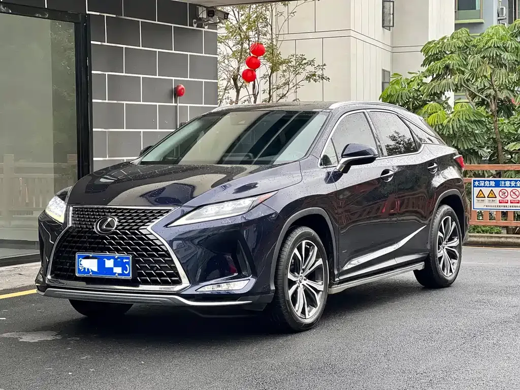 Lexus RX — фото 1