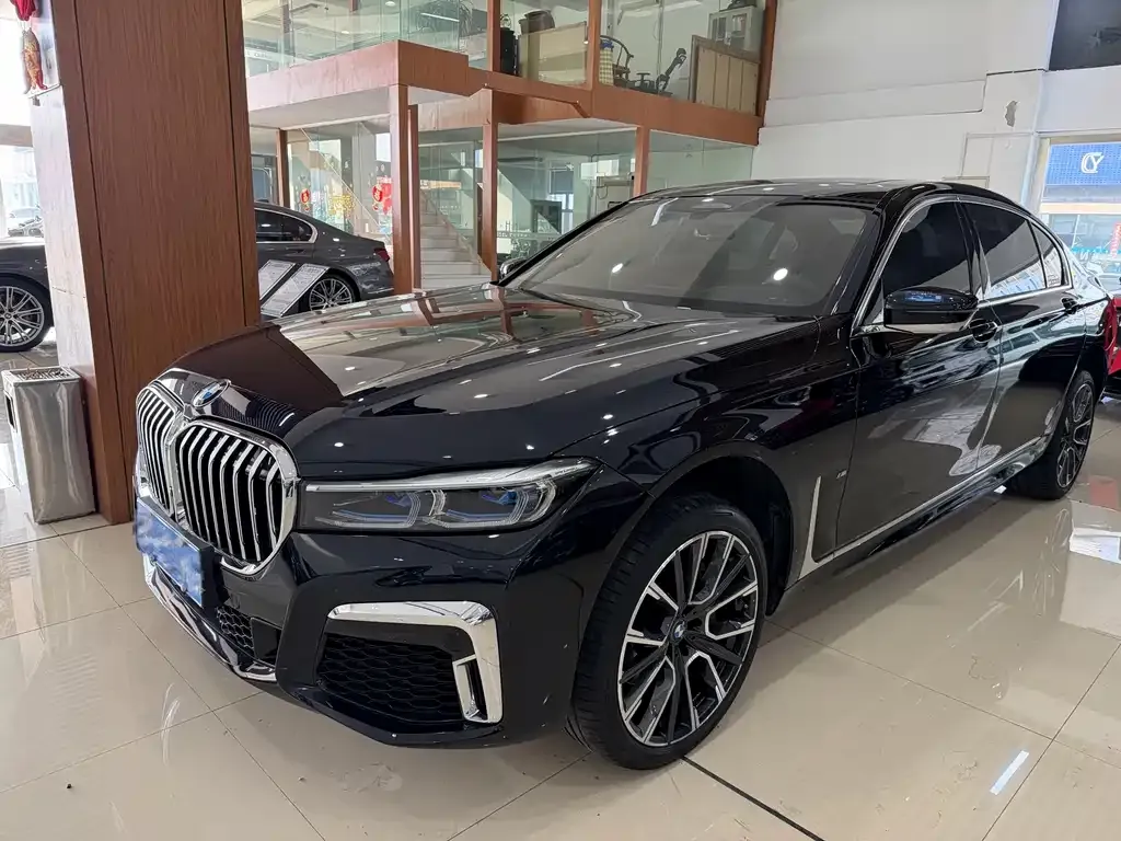 BMW 7 Series — фото 10