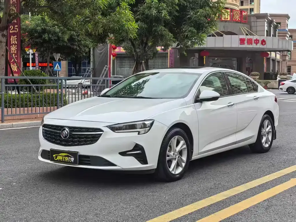 Buick Regal — фото 1