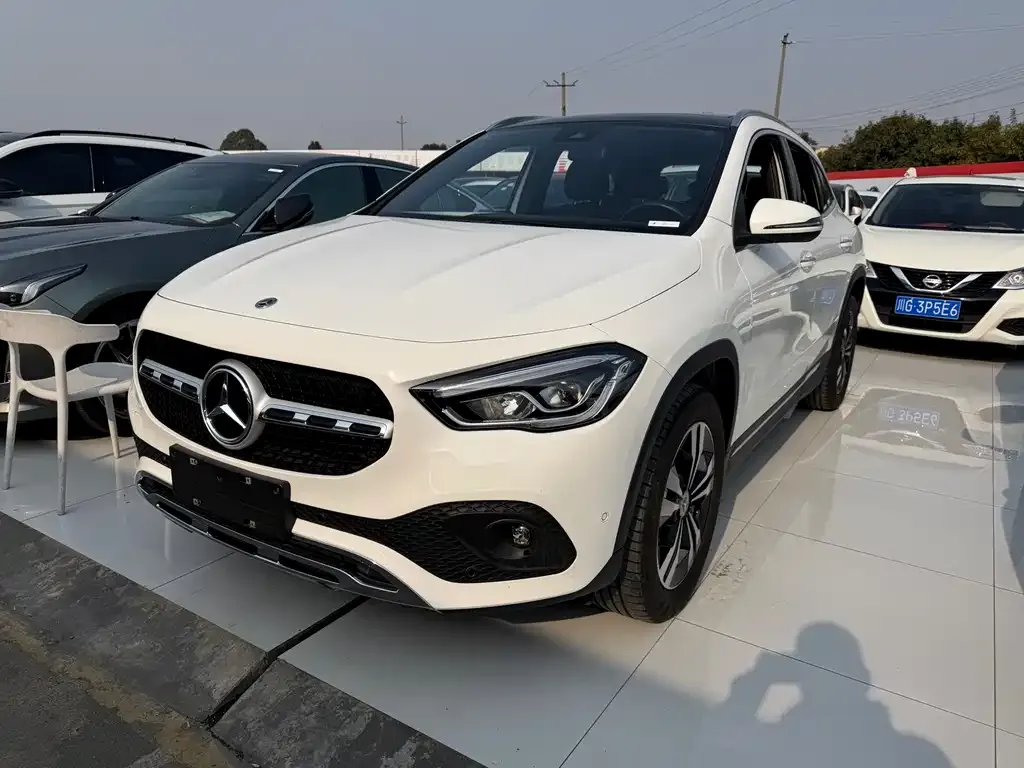 Mercedes-Benz GLA — фото 1