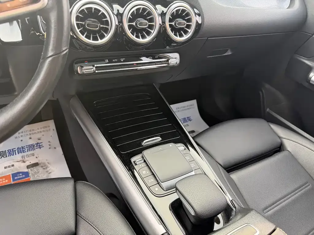 Mercedes-Benz GLA — фото 8