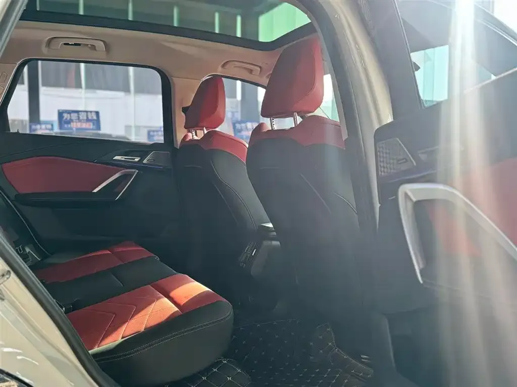 BMW X1 — фото 9
